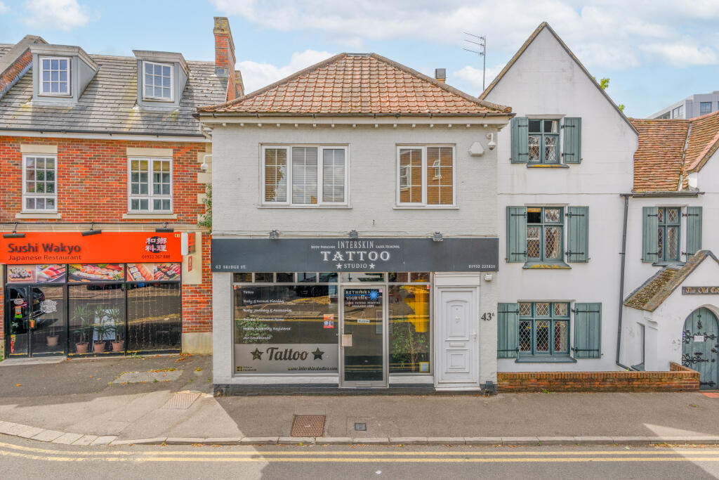 2-bed flat on Bridge Street, Walton-On-Thames, Surrey, KT12, £185,000