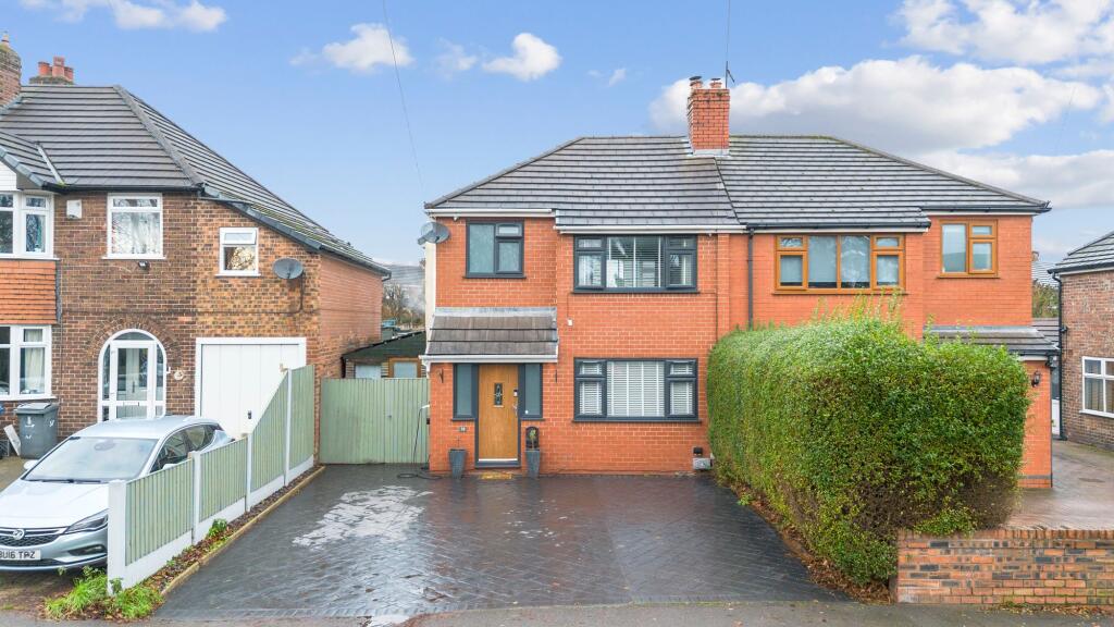 Main image of property: Myddleton Lane, Winwick, WA2
