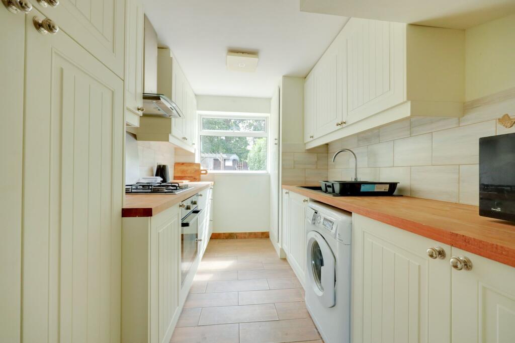 Chanctonbury Road, Burgess Hill, RH15 photo 4