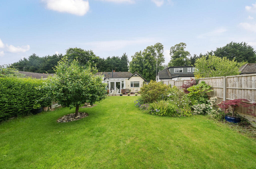 Redricks Lane, Sawbridgeworth, Hertfordshire, CM21 photo 3