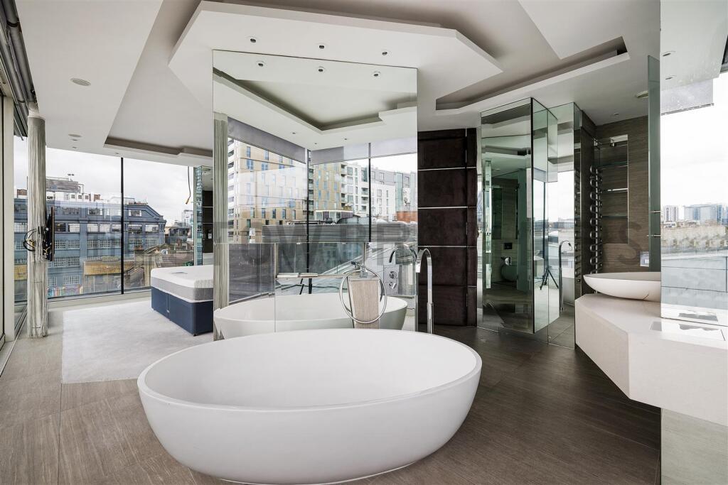 Apartment in London - More