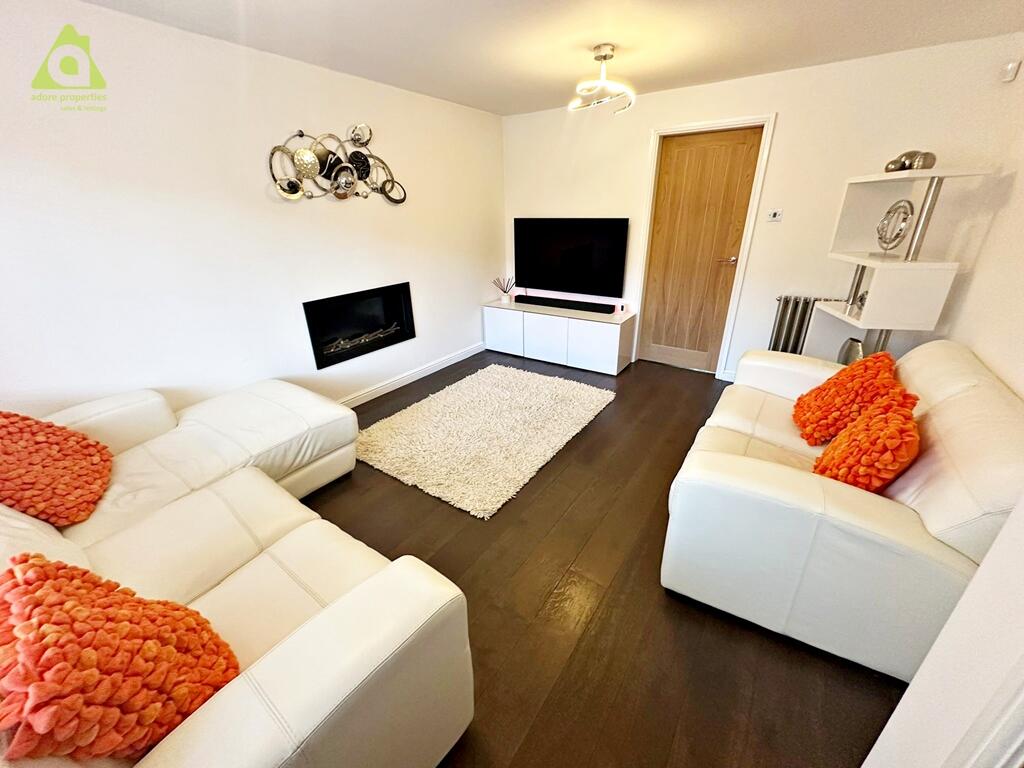 Dorket Grove, Westhoughton, BL5 2QS photo 2