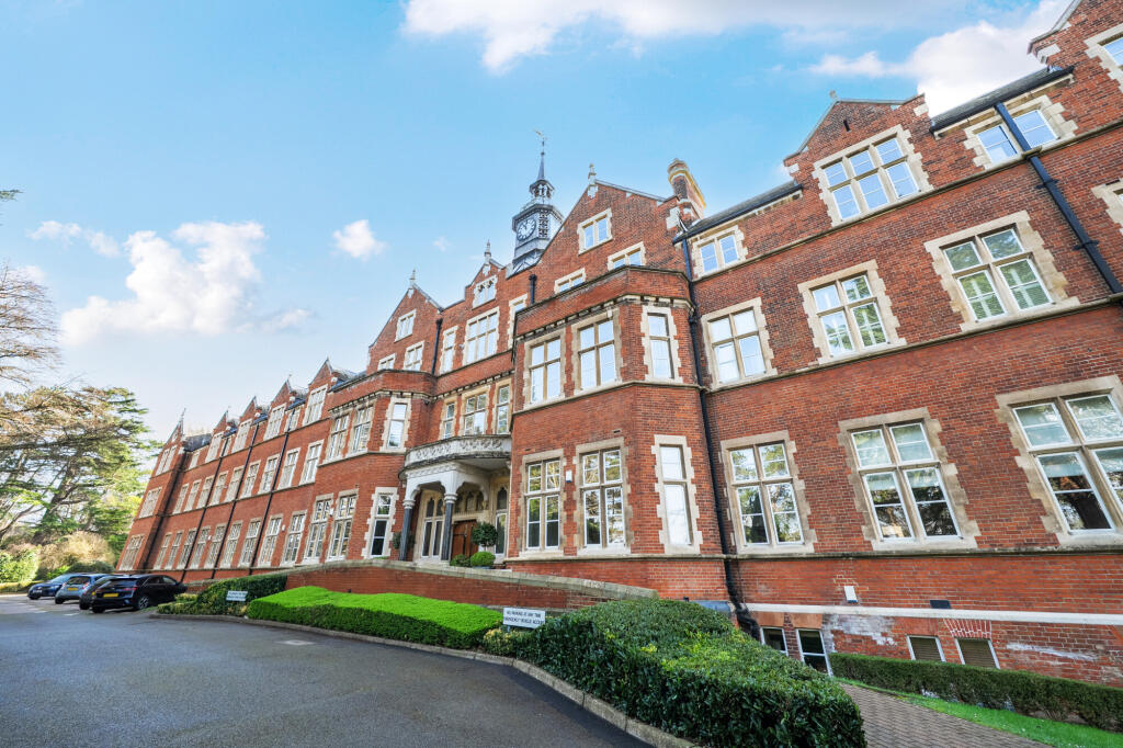 Main image of property: Lavender Close, Leatherhead, KT22