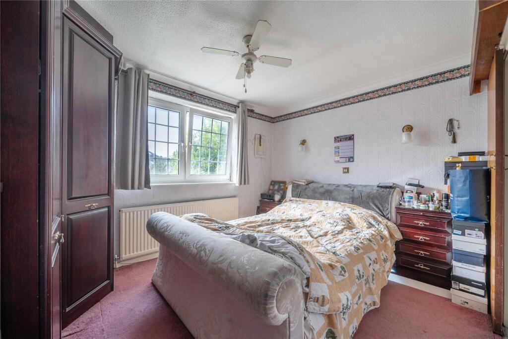 House in Bromley - More