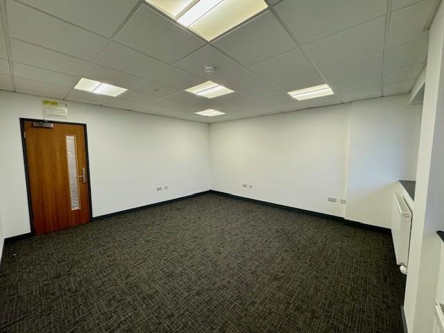 Office 83 - 2 - 250 sq.ft (002).jpg
