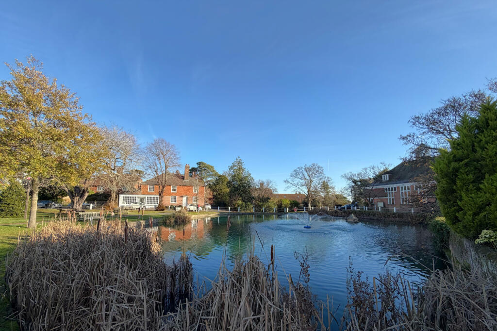 House in Tonbridge - More