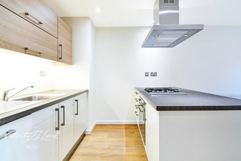 Main image of property: Bede Square, London