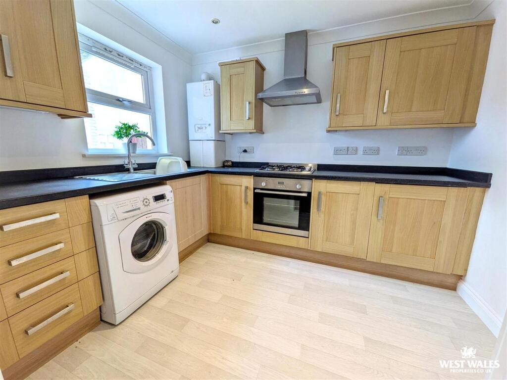 House in Whitland, Trevaughan - View 4