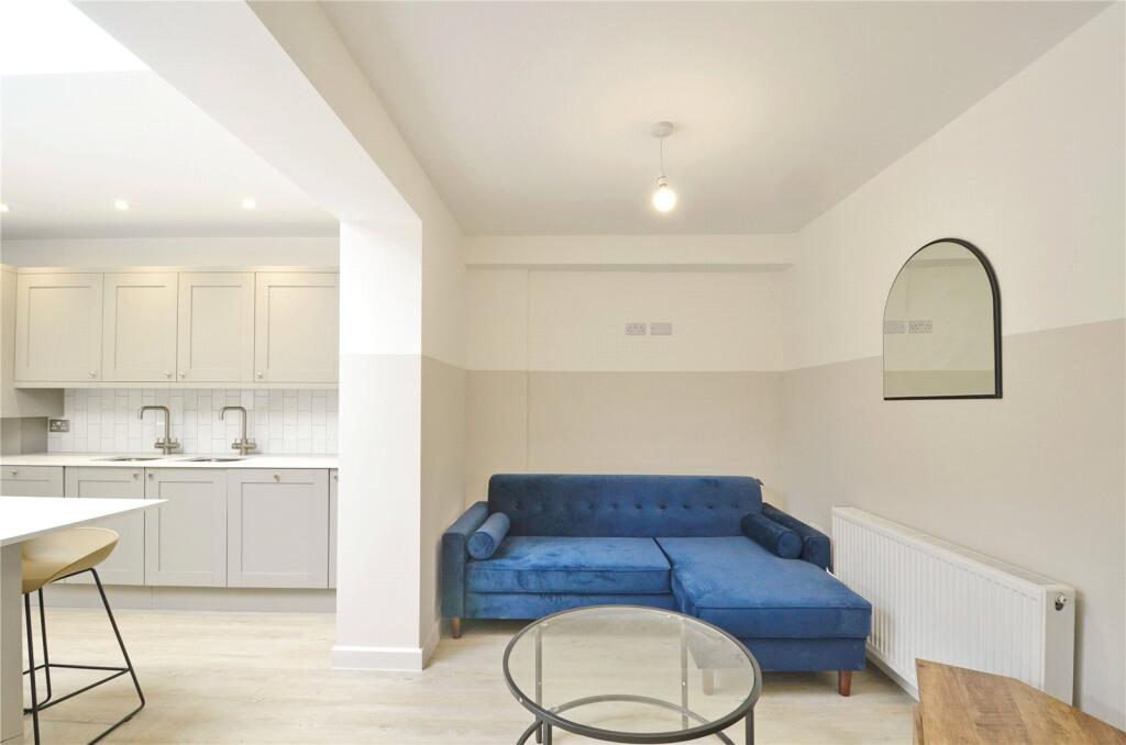 6 bedroom semi-detached house for rent