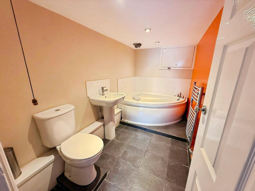 House in Newport, Commercial Road, Pillgwenlly - View 5