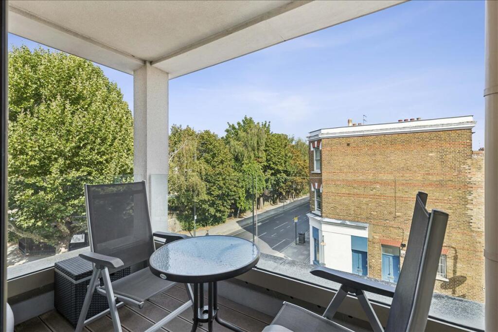 Apartment in London - View 2