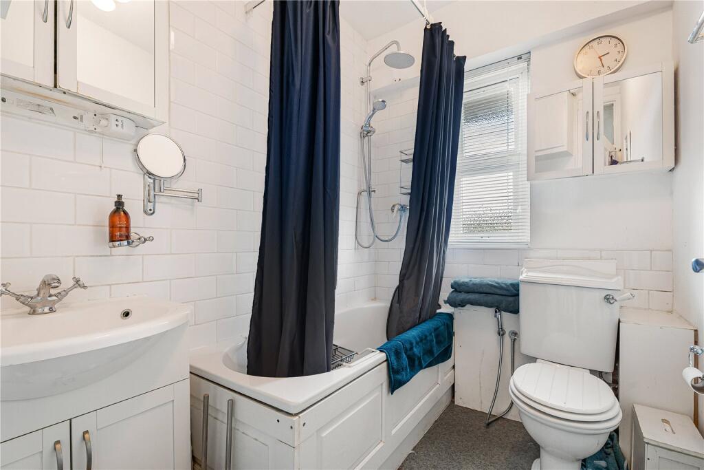 Apartment in London - View 5
