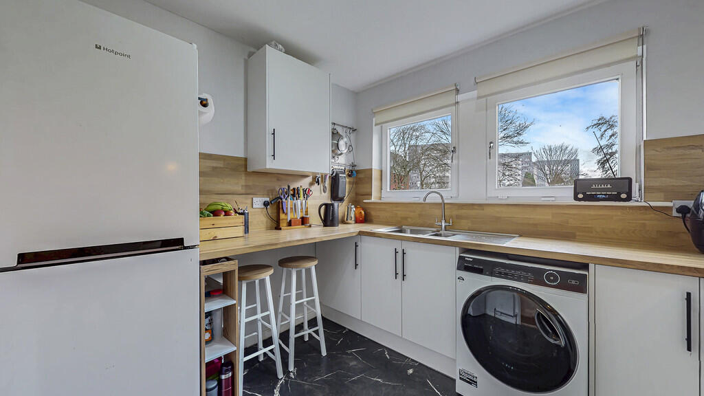 Kelvindale Gardens, Kelvindale - View 6