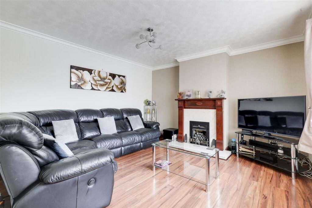 House in Nottingham, Redhill - View 2