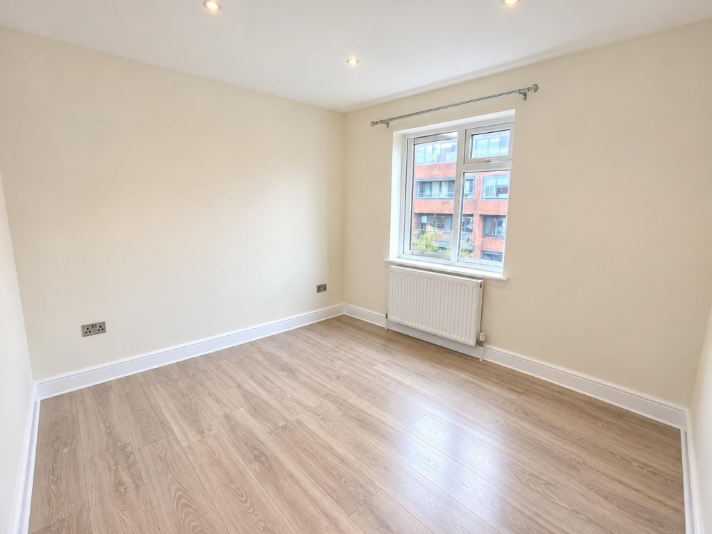 Apartment in Epsom and Ewell, Epsom - View 3