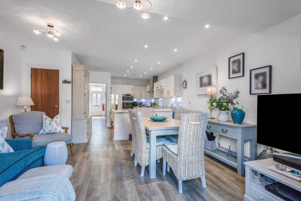 House in Horsham, North Heath, North Horsham - More