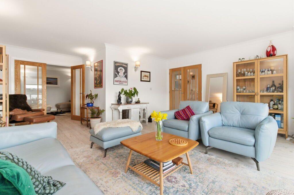 House in Torquay - More