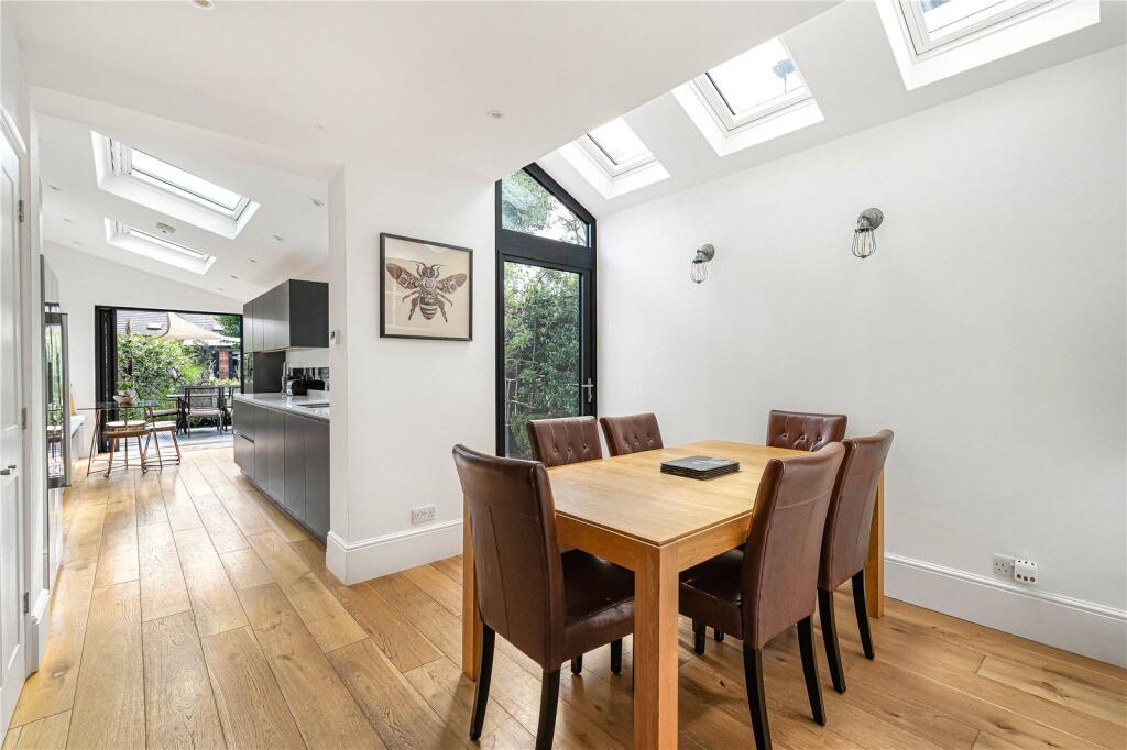 House in Radlett, Battlers Green, Aldenham - More