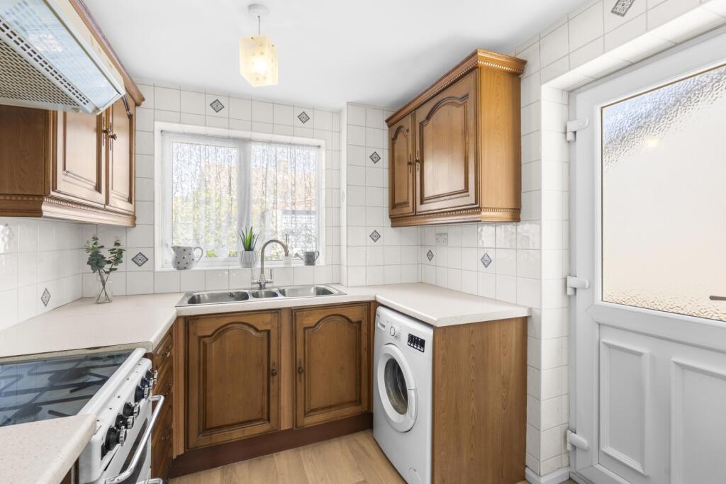 Sakins Croft, Harlow, Essex, CM18 photo 4