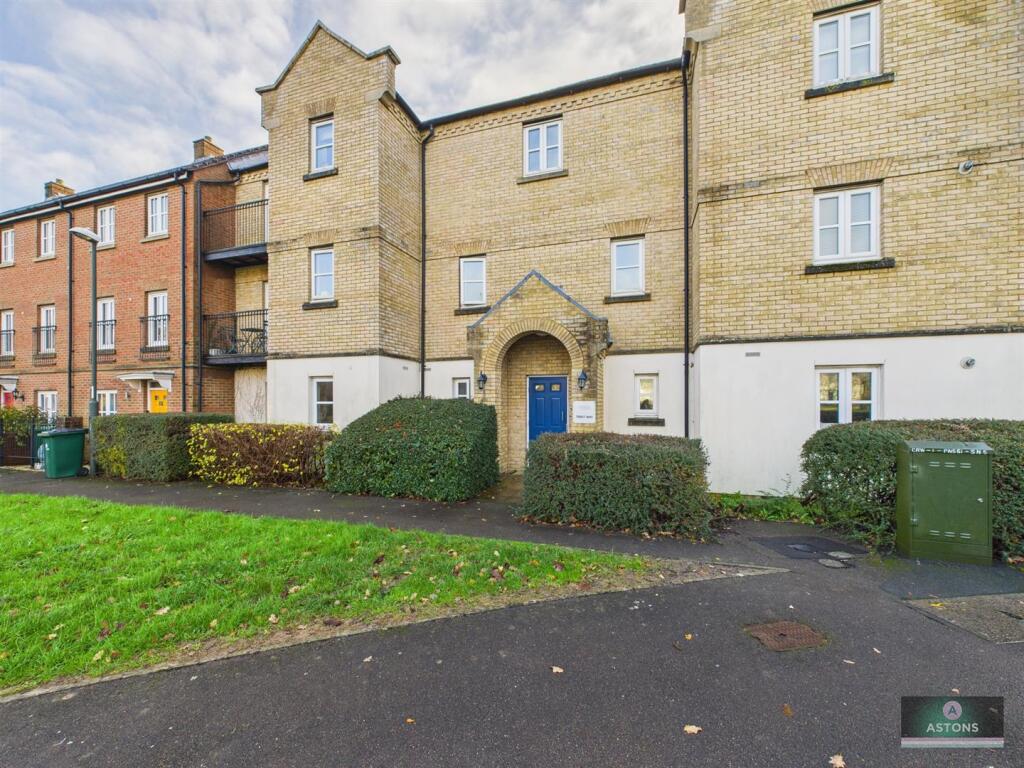 Main image of property: Trist Way, Ifield