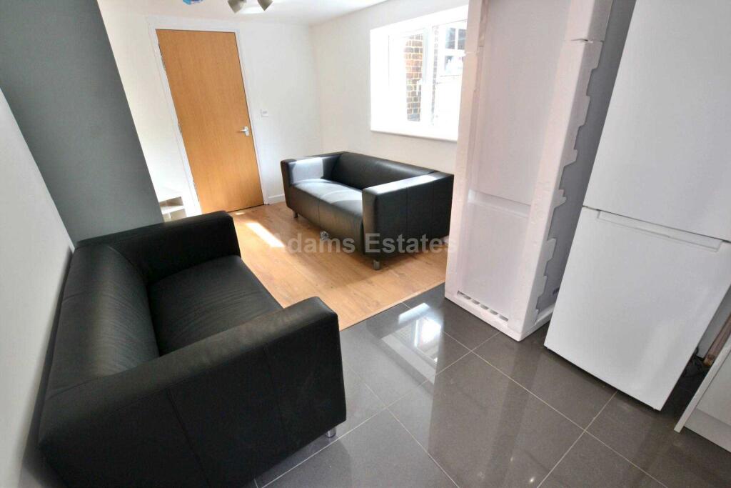 House in Reading - View 5