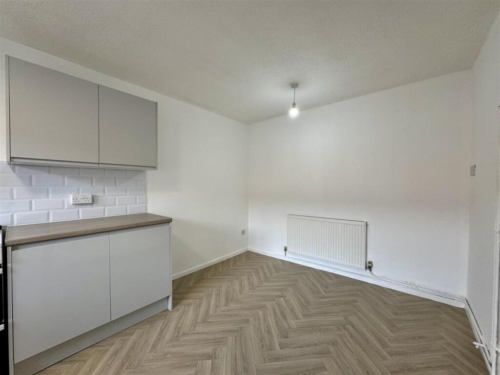 Rushall Close, Stourbridge photo 4