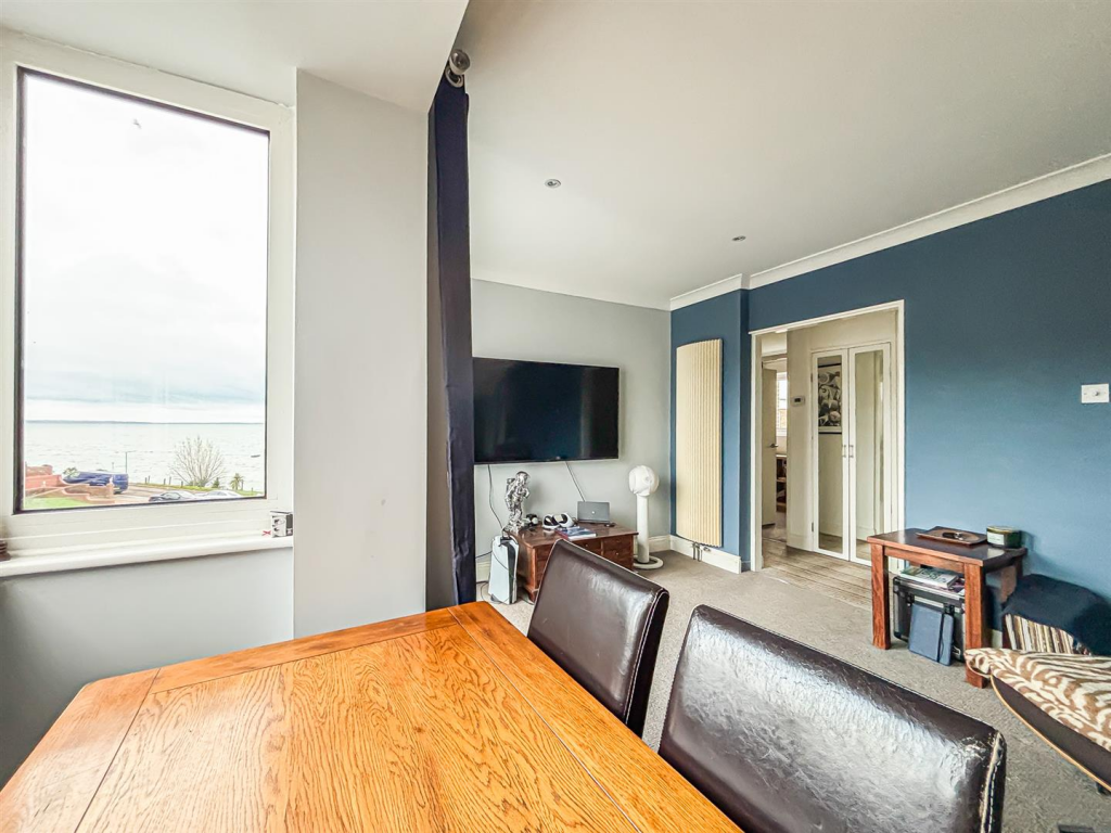 Waters Edge, Shorefield Road, Westcliff-on-Sea photo 3