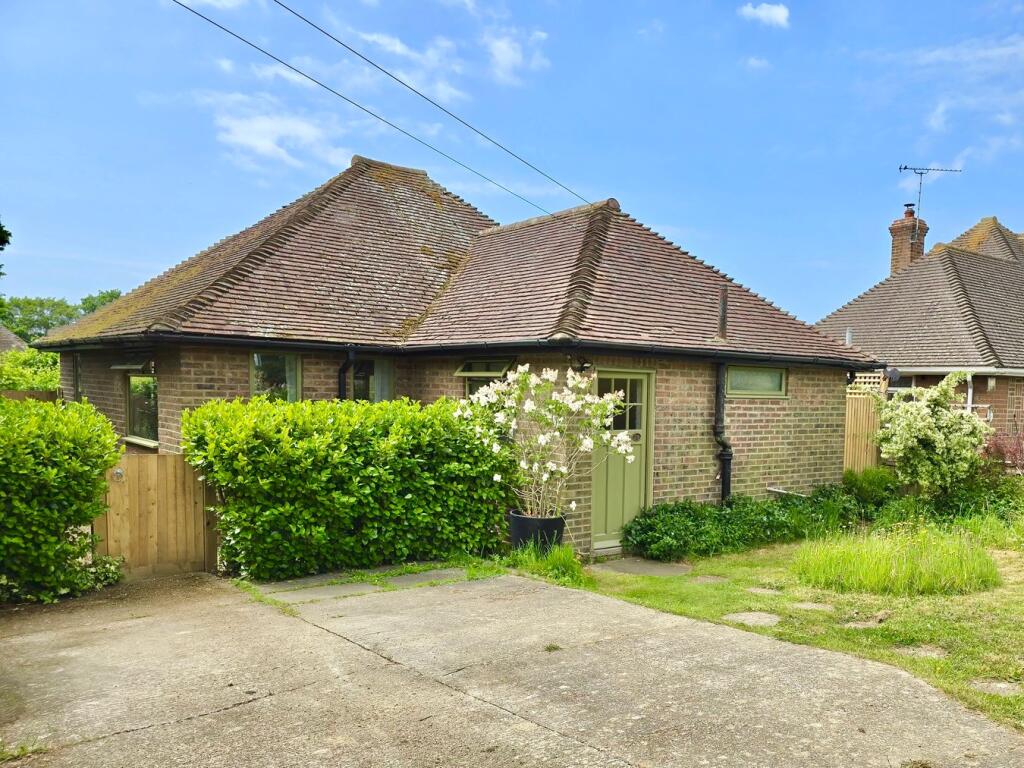 2-bed detached on Pembury Grove, Bexhill-on-Sea, TN39, £335,000