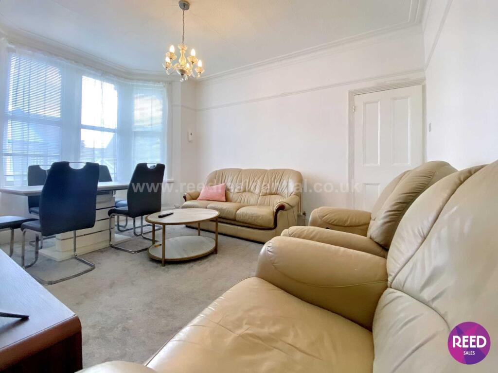 Apartment in Southend-on-Sea, Essex - View 3