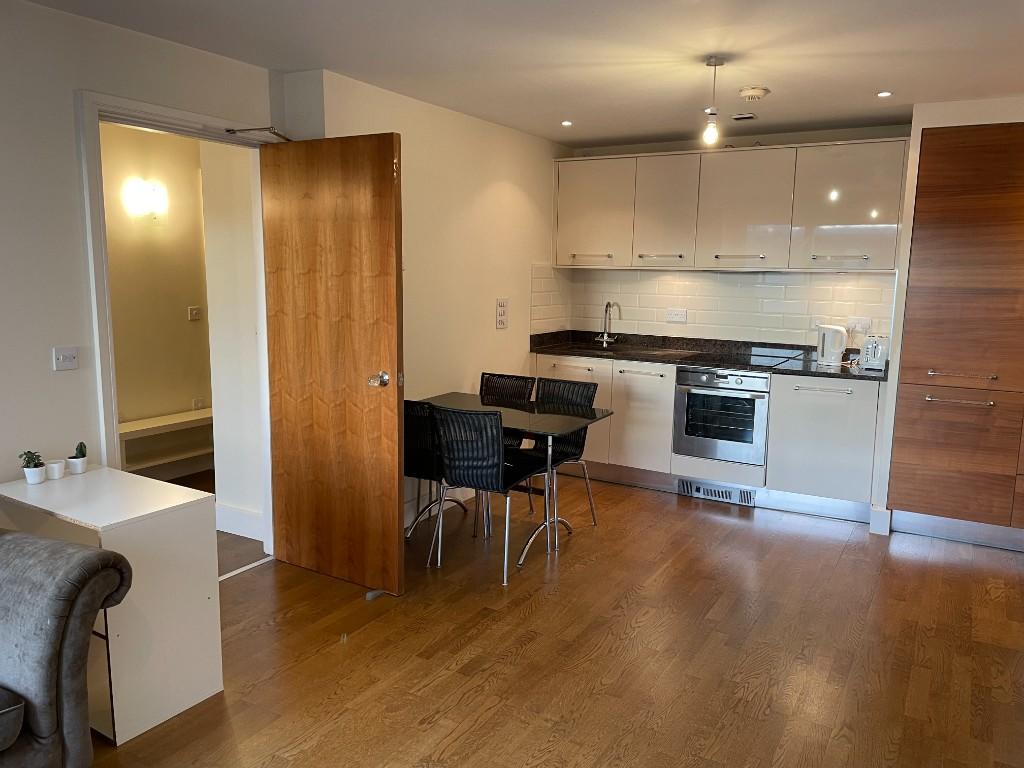 Apartment in Cardiff(City), Cardiff - View 2