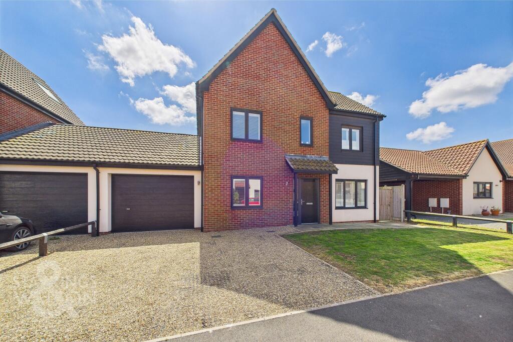 4-bed detached on 18, Sam Smith Way, £430,000