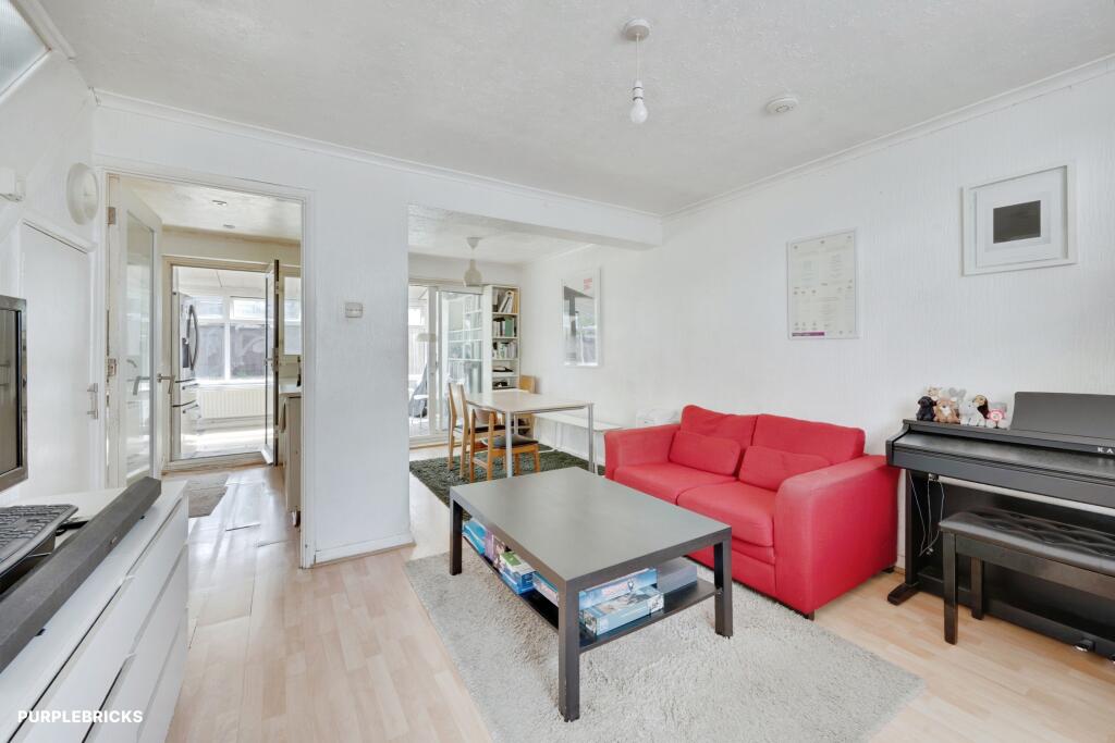 House in Worcester Park, The Hamptons - View 5