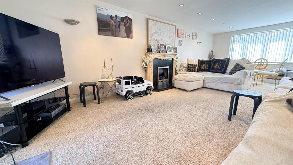 House in Birmingham, Kings Norton - View 3