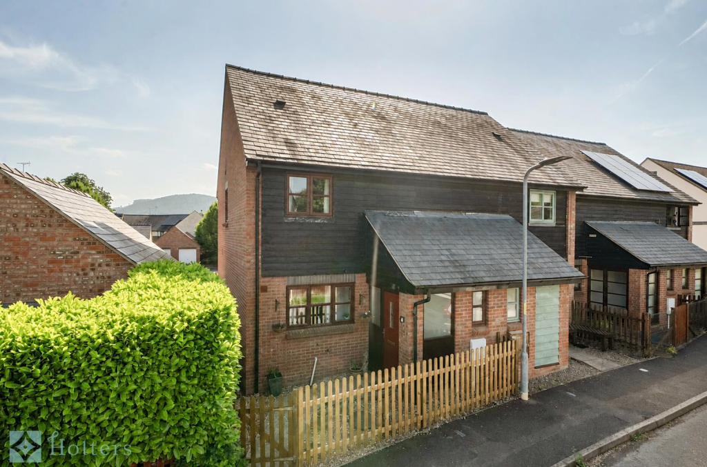 3-bed terraced on 36, Kings Meadow, Wigmore, Leominster, £215,000