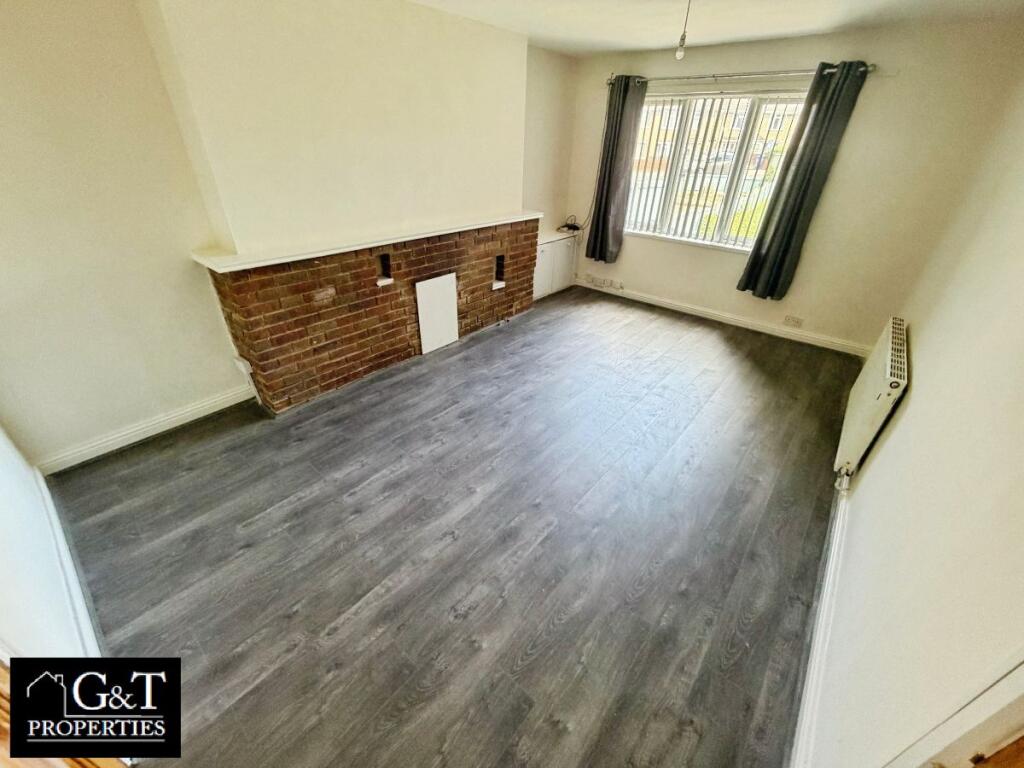 Apartment in Dudley, West Midlands - View 2