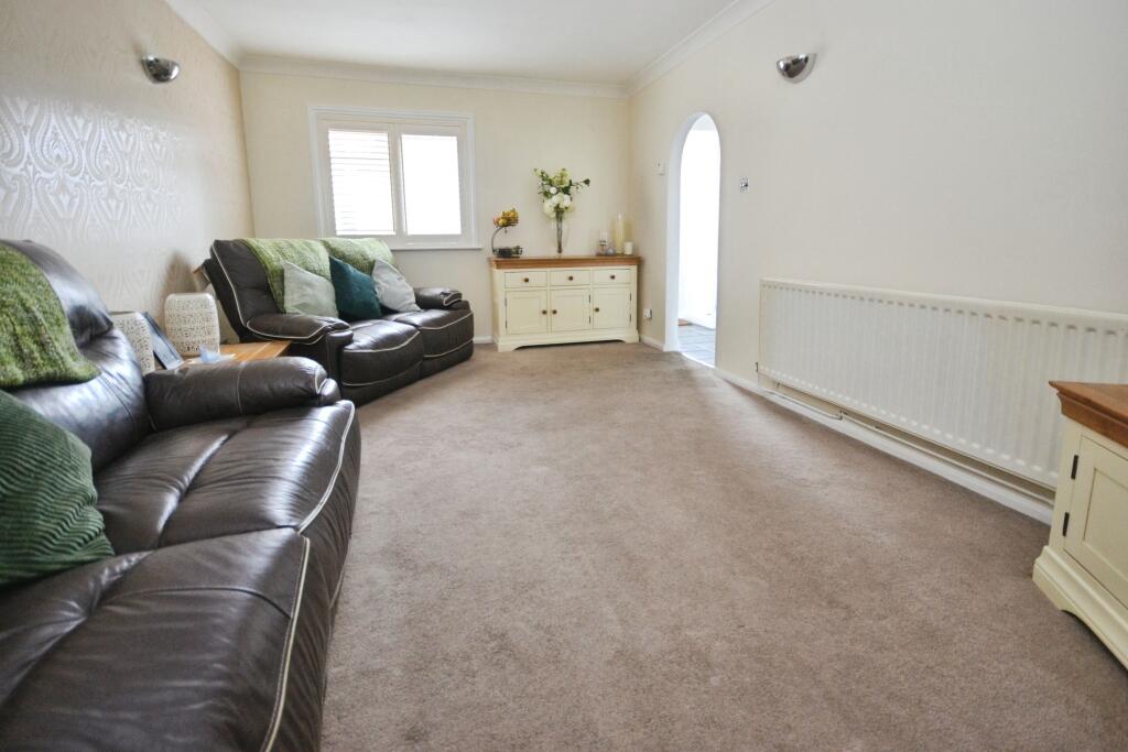 Darleydale, Southgate, Crawley, RH11 - View 3