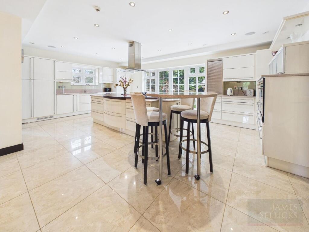 Main image of property: Manor Road, Oadby, Leicestershire