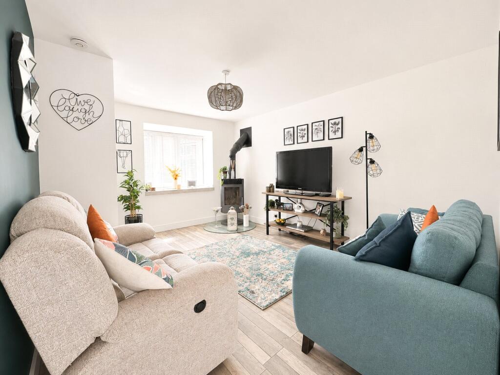 House in Wirral, Liverpool City Region - View 4