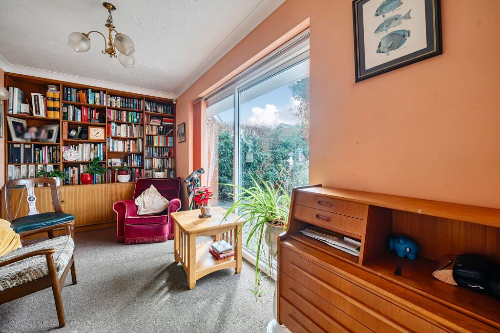 Keephatch Road, Wokingham, RG40 photo 4