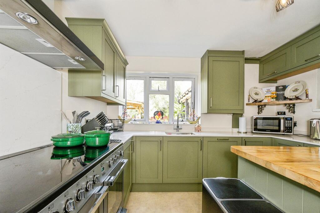 Coronation Road, Durrington, SALISBURY - View 6