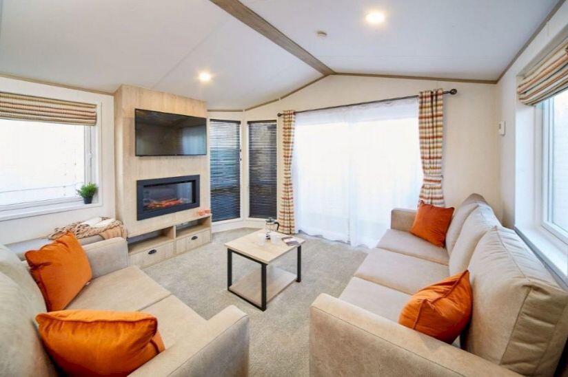 2-bed caravan on Two Bed Atlas Sherwood (41x14), Willowgrove Leisure Park, Knott End-on-Sea, Preesall, Lancashire, FY6 0RB, £115,000