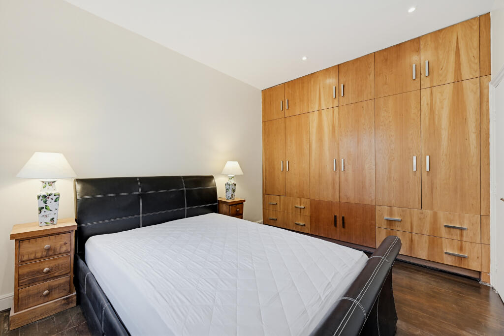 3 bedroom maisonette for rent