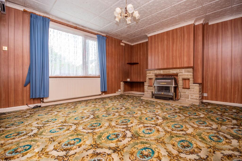 Alexandra Road, Desborough, Kettering - View 2