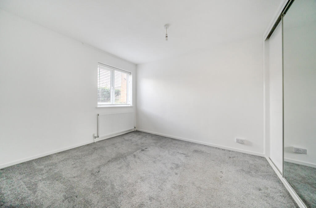 Gainsborough, Bracknell, Berkshire photo 5