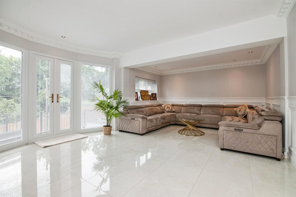 House in Sandwell, West Midlands - View 3