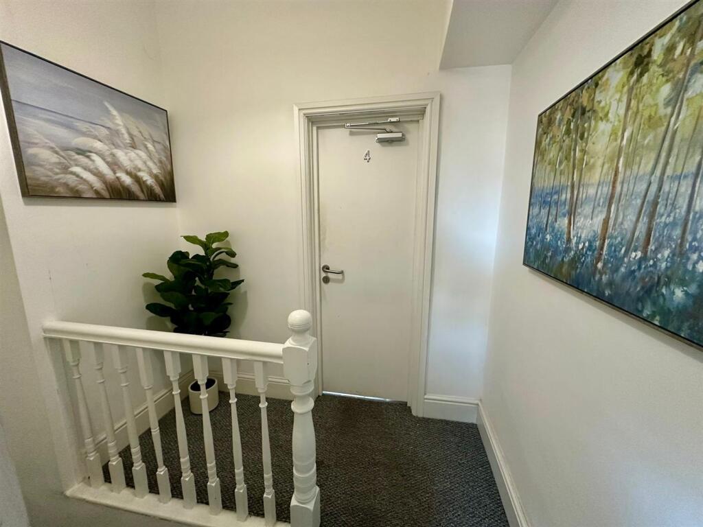 House in Burnley, Rose Grove - More