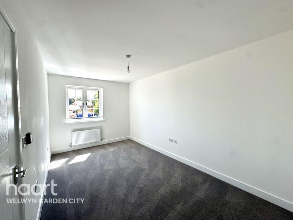 Apartment in St Albans - View 4