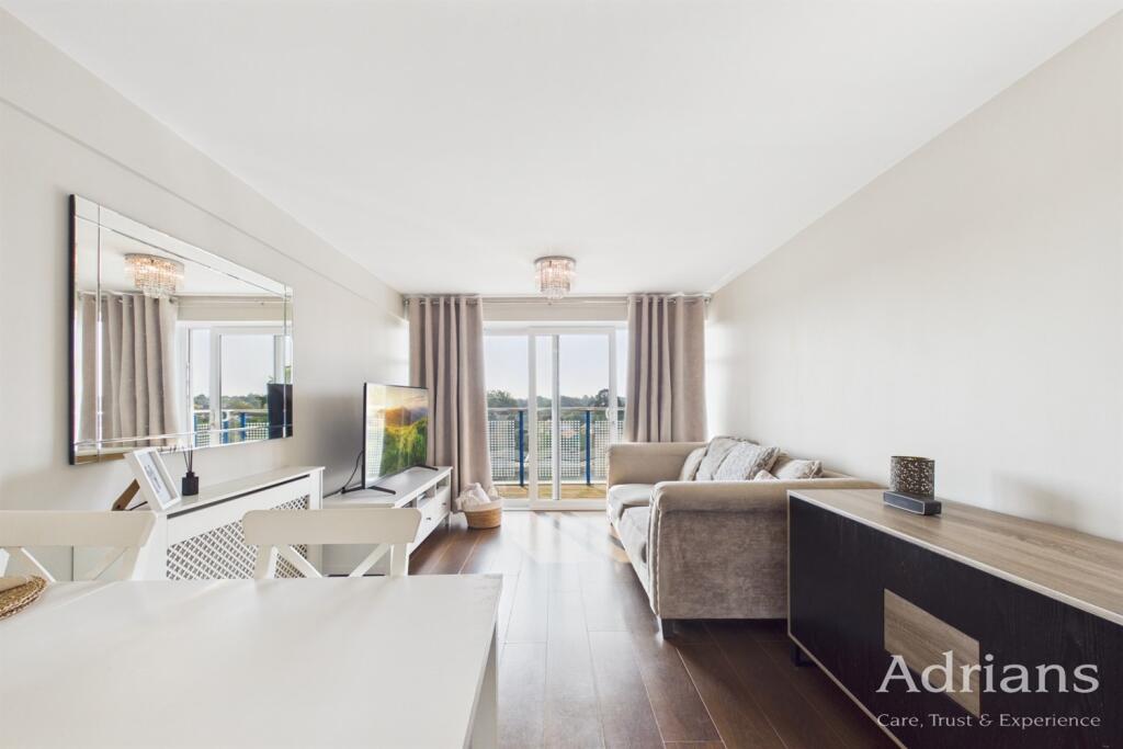 Apartment in Chelmsford, Great Baddow - View 2