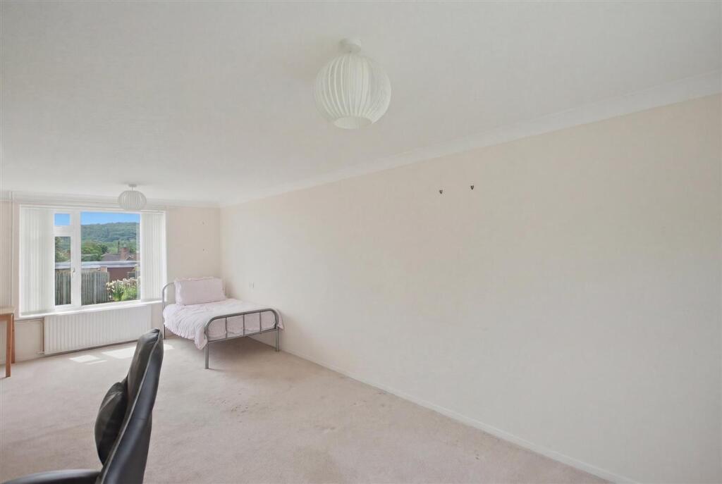 House in Sheffield - View 4