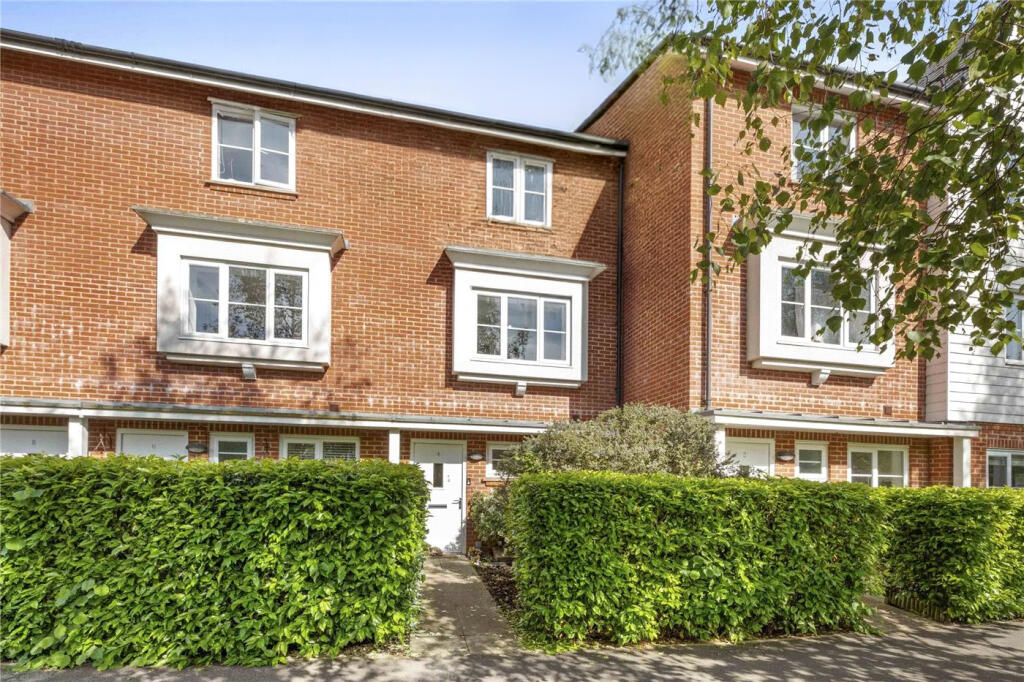 Main image of property: Thistle Walk, High Wycombe, Buckinghamshire, HP11